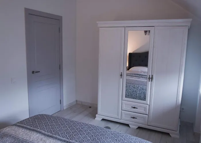 Apartamentai Emira Apartment *